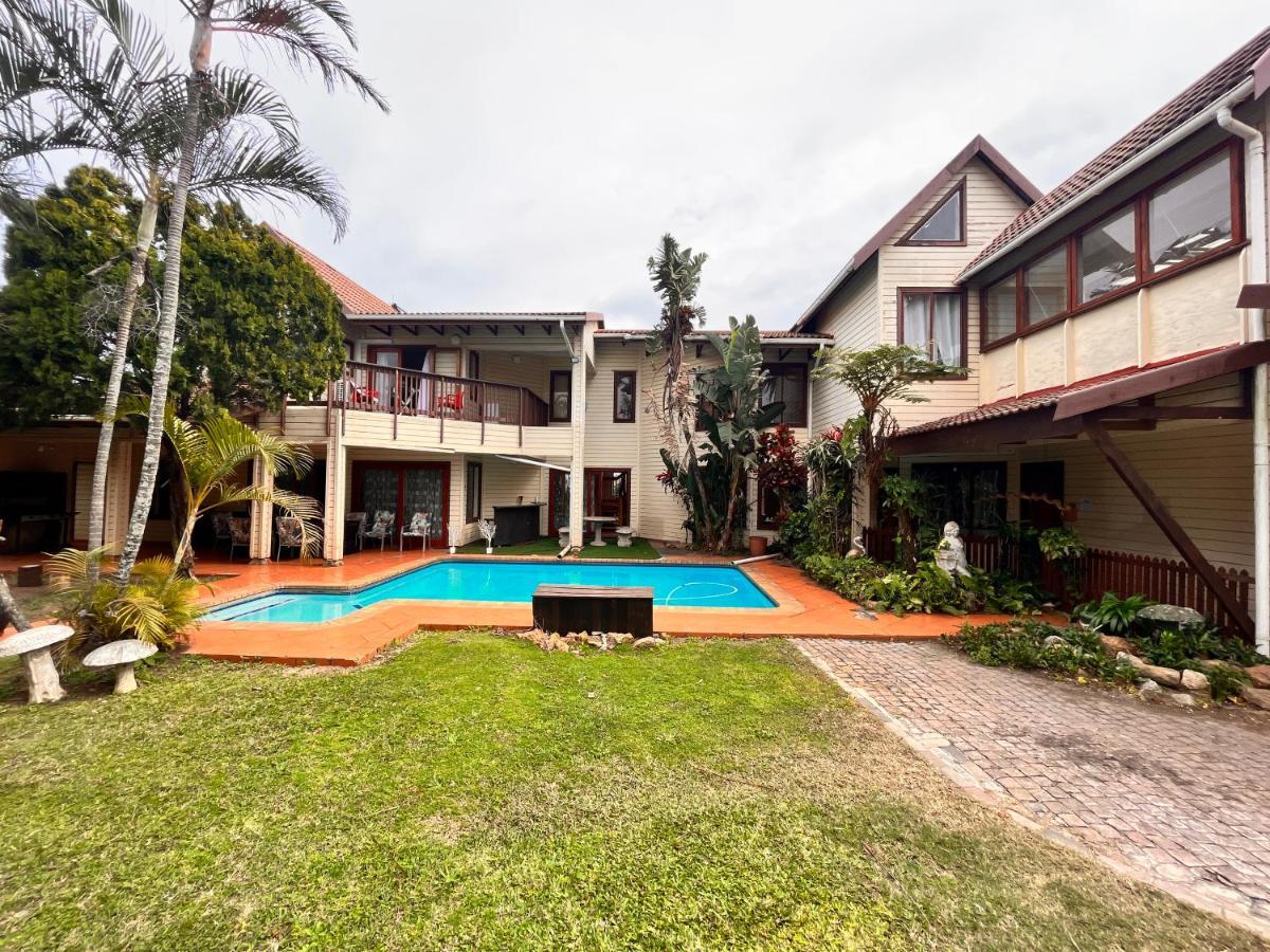 The Wood House Hotel เอมแพนจีนิ ภายนอก รูปภาพ