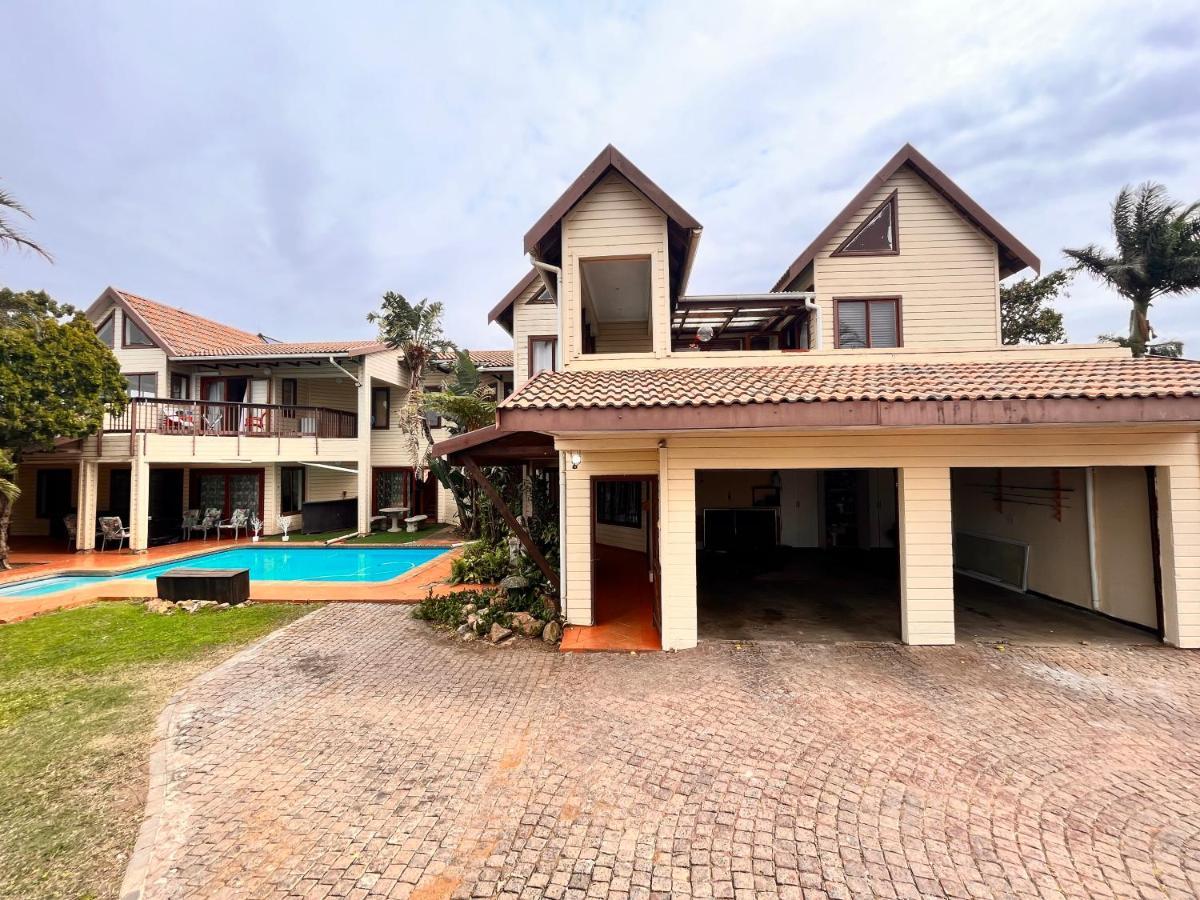 The Wood House Hotel เอมแพนจีนิ ภายนอก รูปภาพ