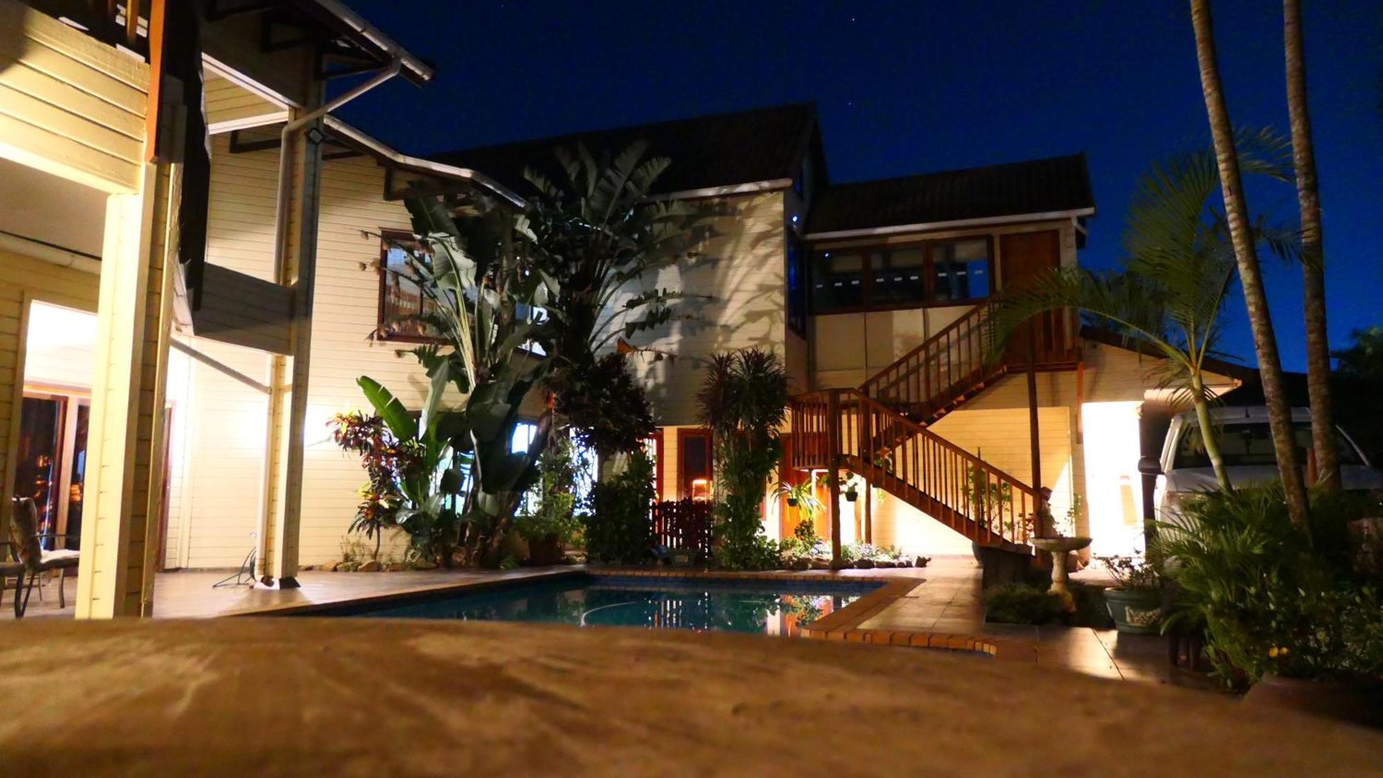 The Wood House Hotel เอมแพนจีนิ ภายนอก รูปภาพ