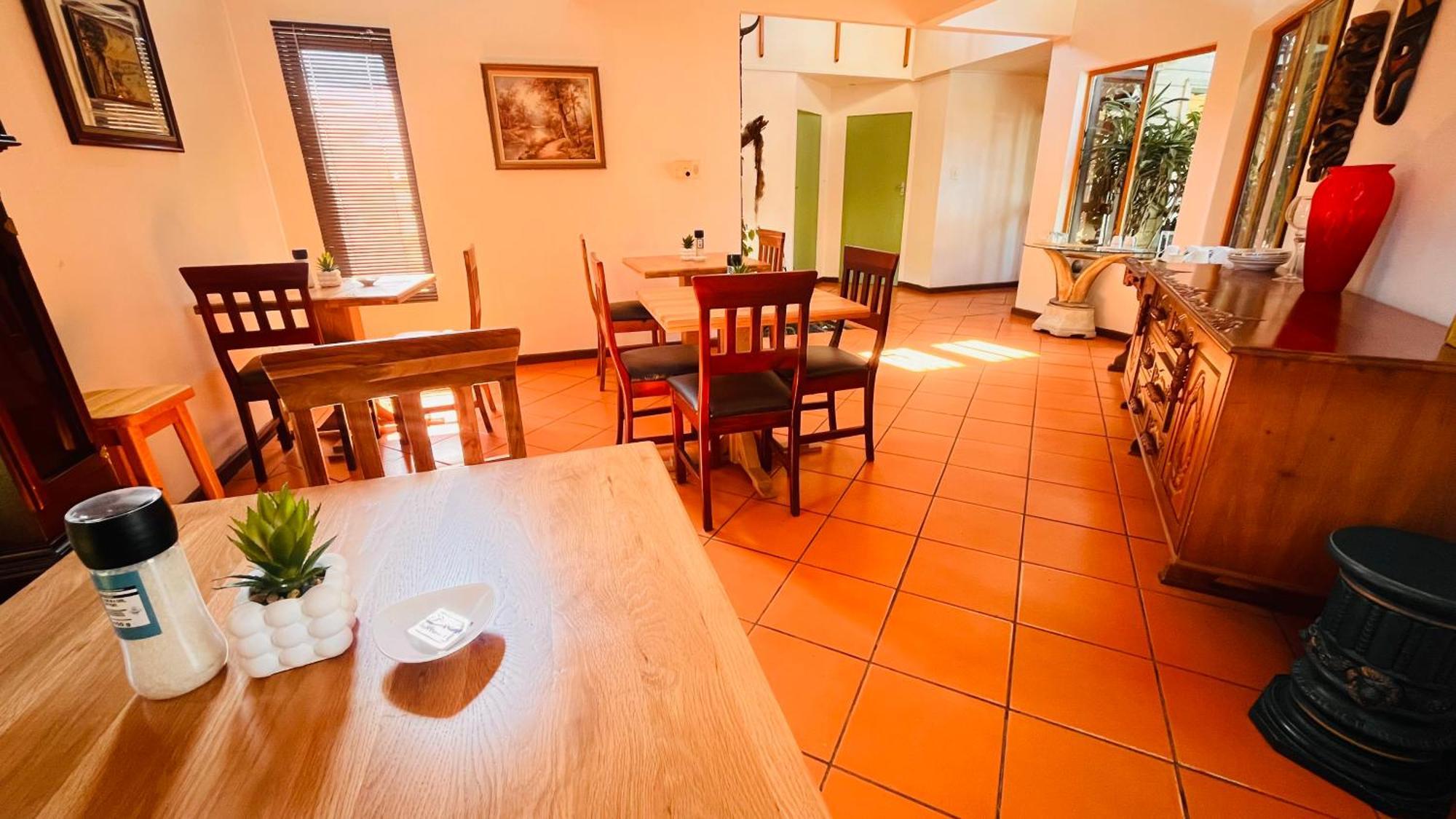 The Wood House Hotel เอมแพนจีนิ ภายนอก รูปภาพ