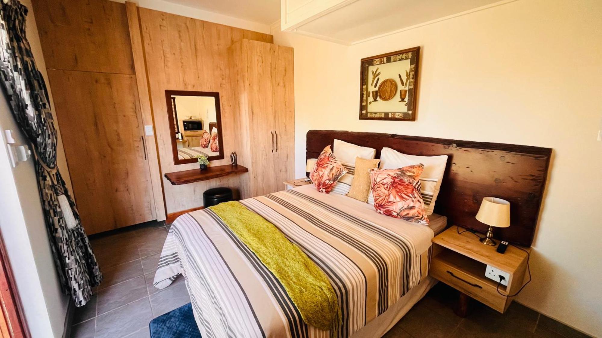The Wood House Hotel เอมแพนจีนิ ภายนอก รูปภาพ