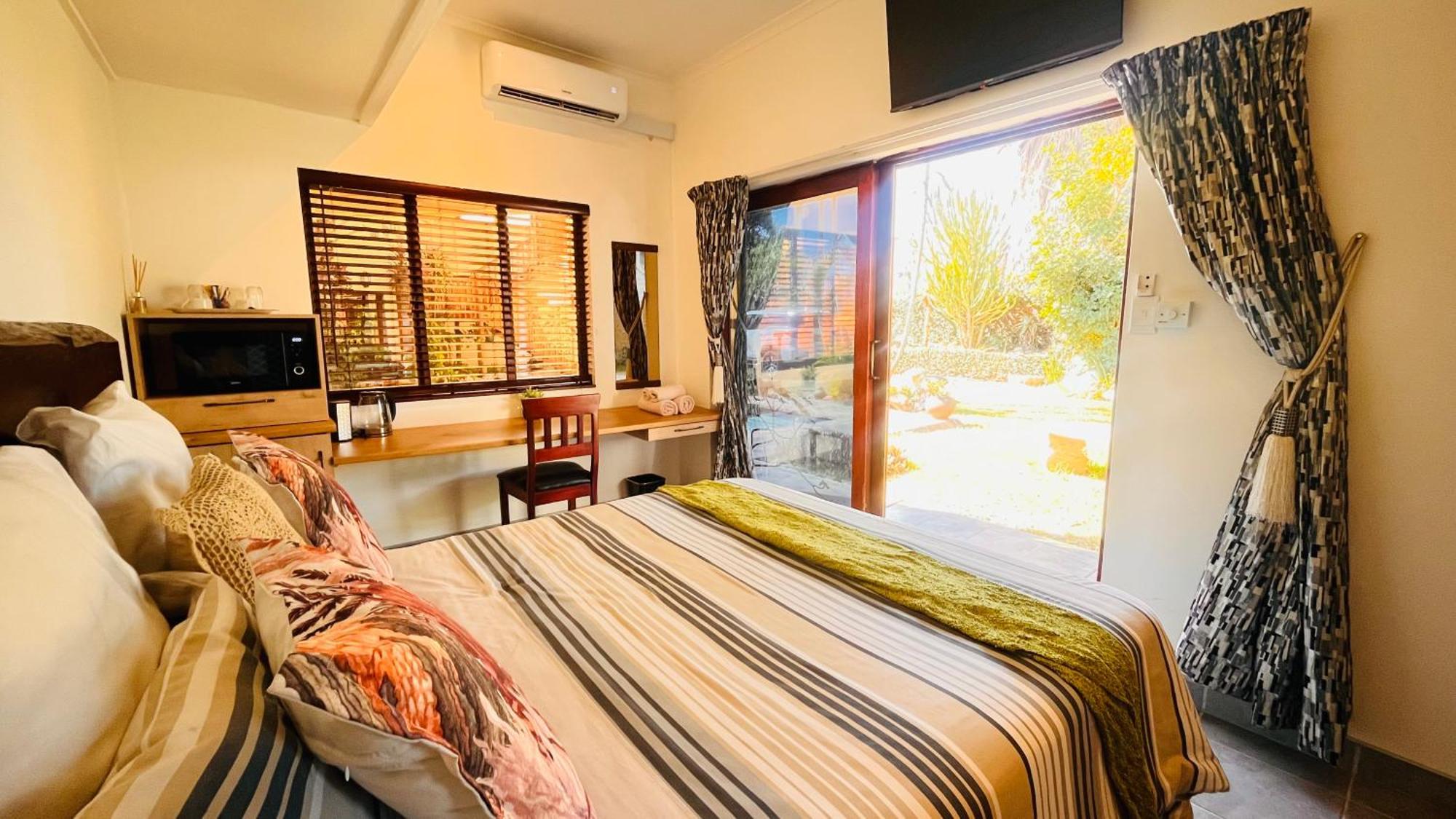 The Wood House Hotel เอมแพนจีนิ ภายนอก รูปภาพ