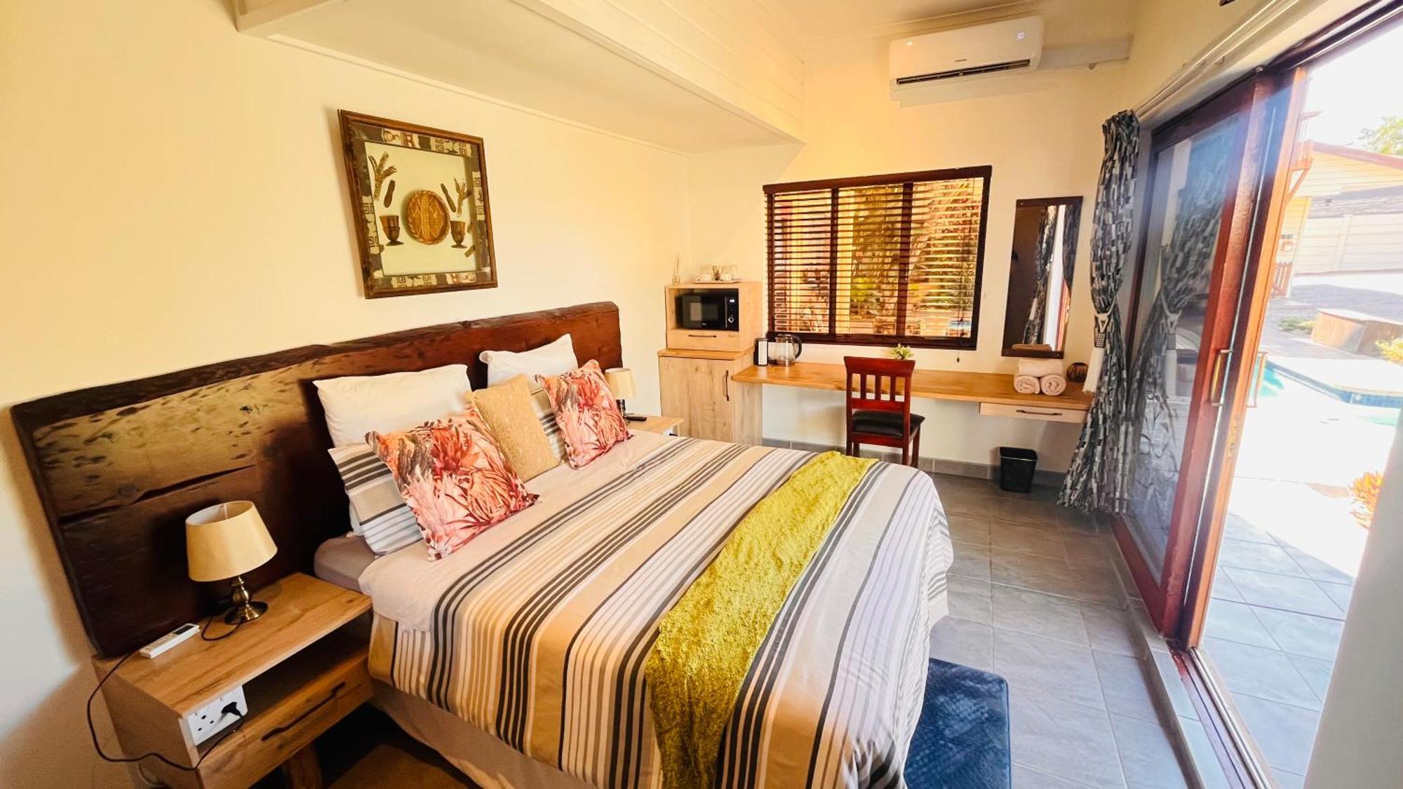 The Wood House Hotel เอมแพนจีนิ ภายนอก รูปภาพ