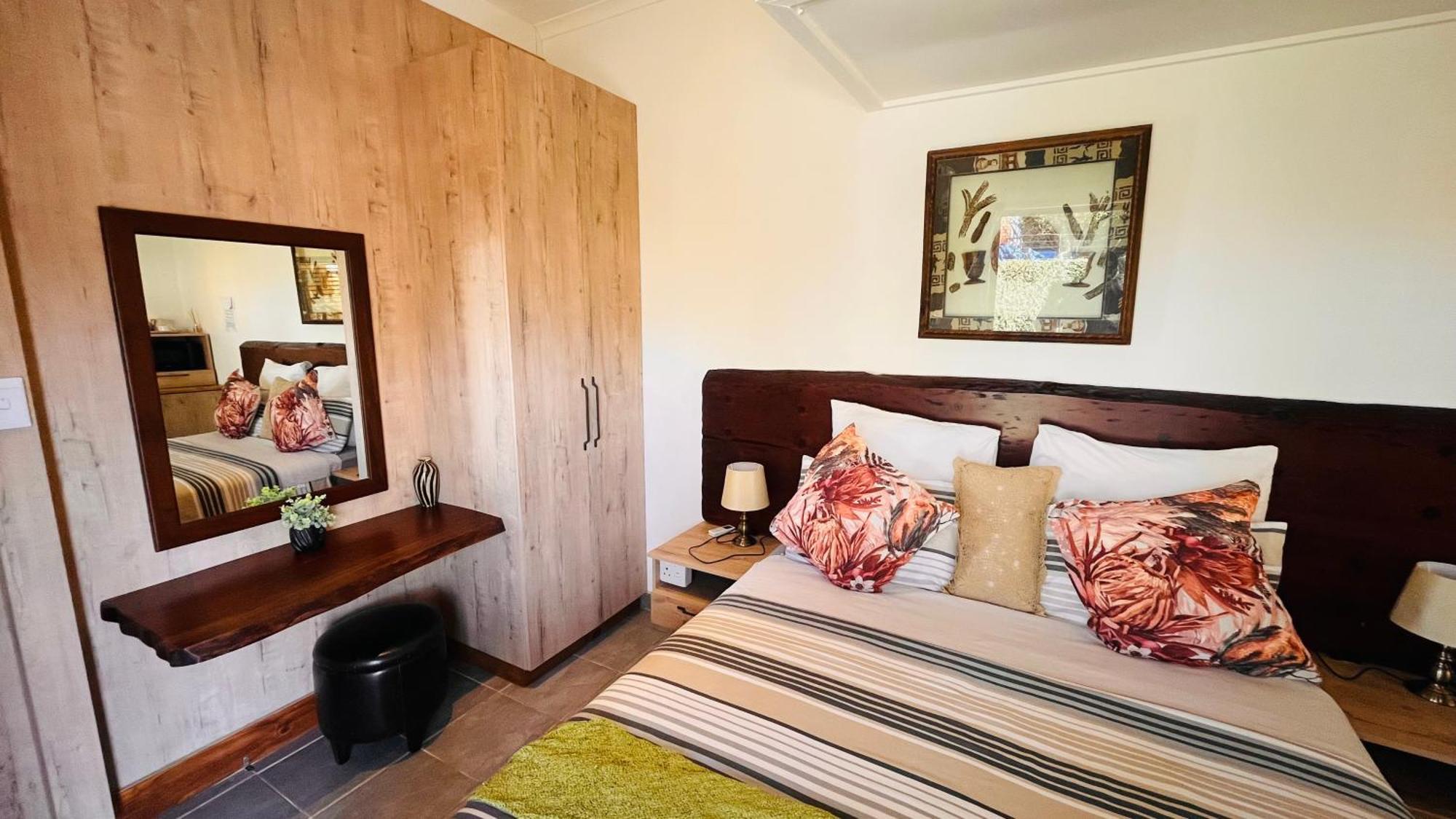 The Wood House Hotel เอมแพนจีนิ ภายนอก รูปภาพ