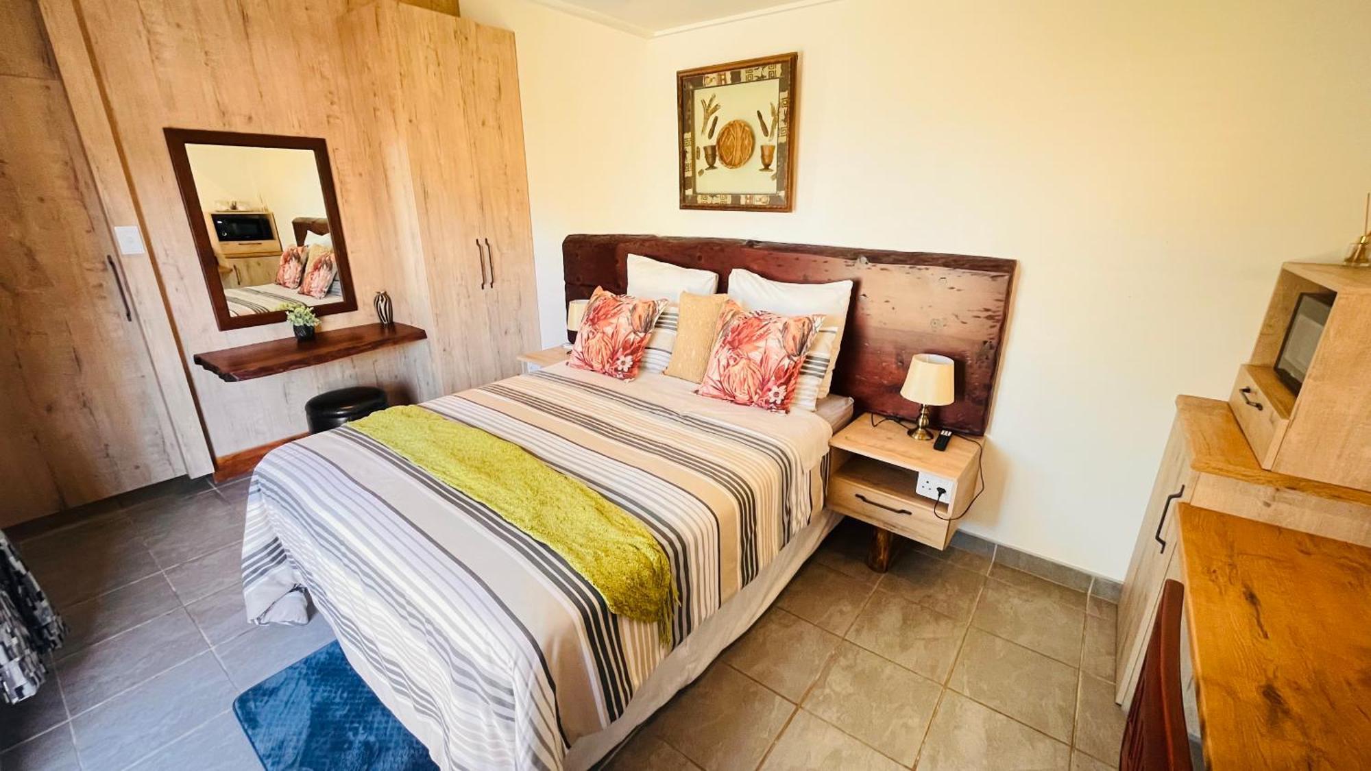 The Wood House Hotel เอมแพนจีนิ ภายนอก รูปภาพ