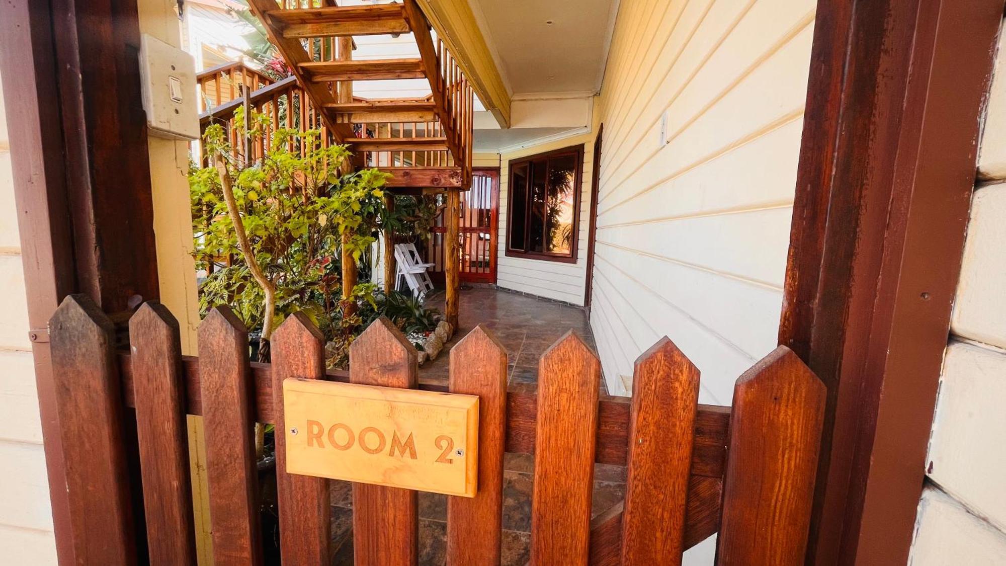 The Wood House Hotel เอมแพนจีนิ ภายนอก รูปภาพ