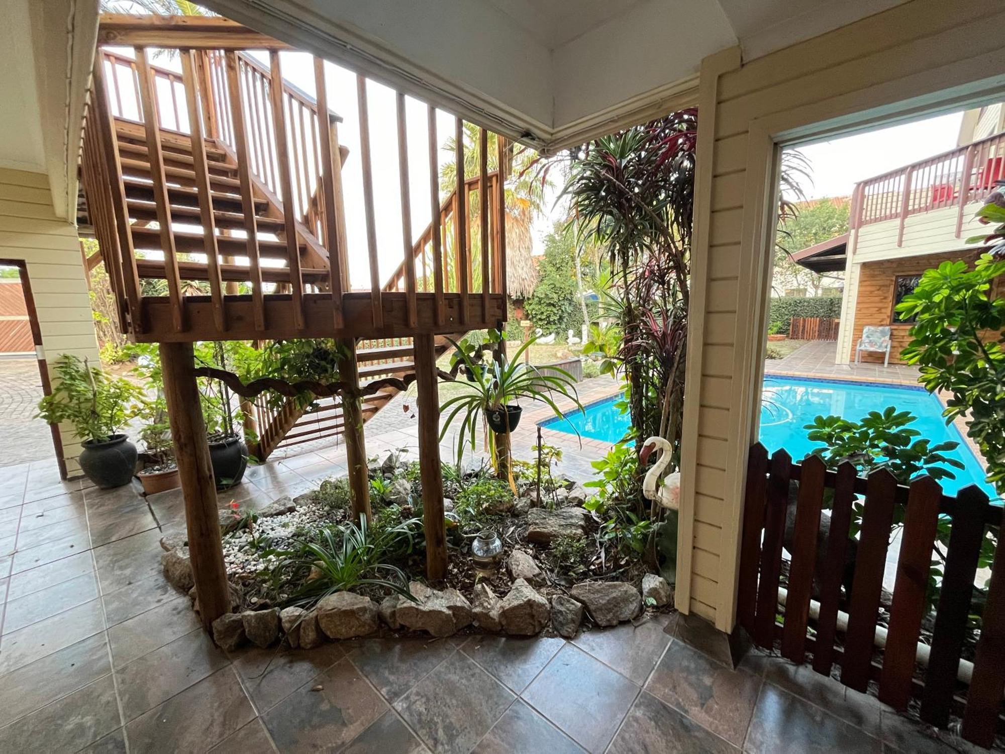 The Wood House Hotel เอมแพนจีนิ ภายนอก รูปภาพ
