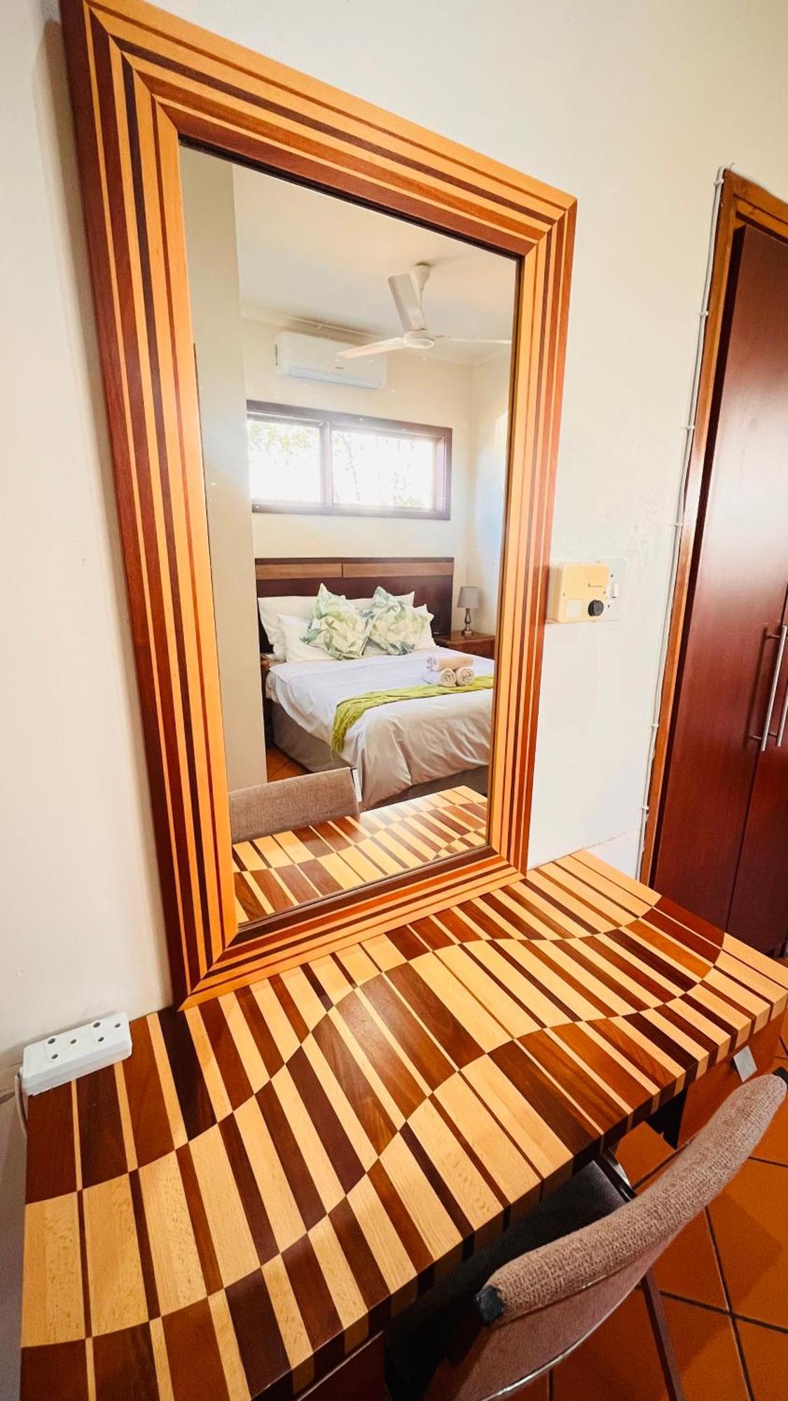 The Wood House Hotel เอมแพนจีนิ ภายนอก รูปภาพ