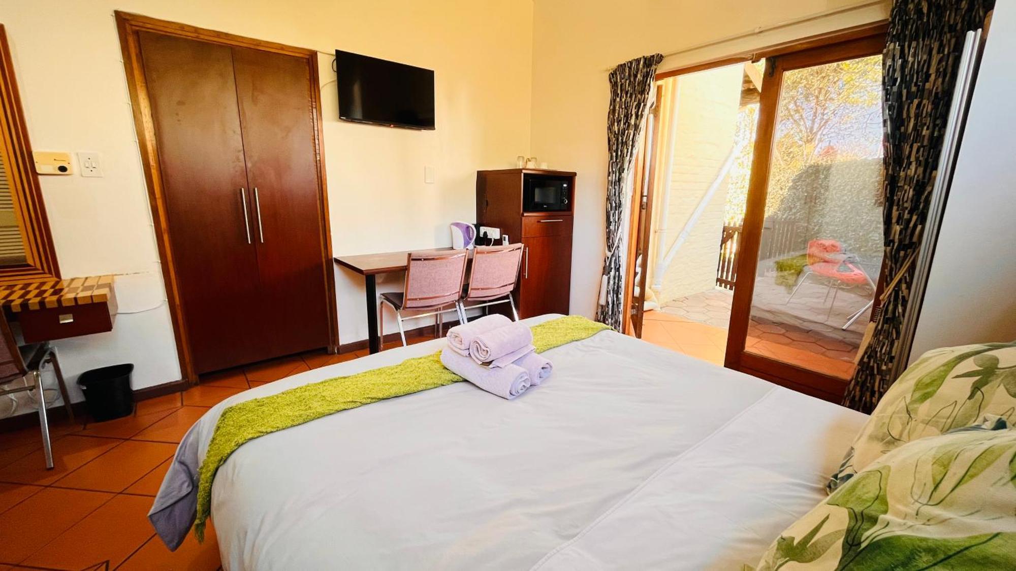 The Wood House Hotel เอมแพนจีนิ ภายนอก รูปภาพ