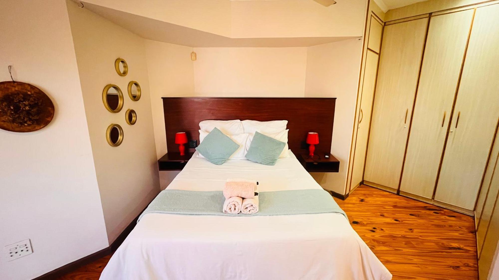 The Wood House Hotel เอมแพนจีนิ ภายนอก รูปภาพ